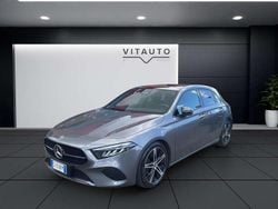 Grigio Usata 2023 Mercedes 180 Business Tre volumi | 29.970 € (Buon prezzo)