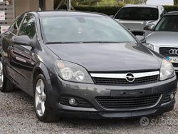 Grigio Usata 2010 Opel Astra GTC Cosmo Tre volumi | 3500 € (Buon prezzo)