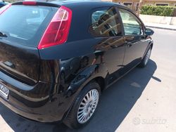 Nero Usata 2005 Fiat Grande Punto Due volumi | 2500 €