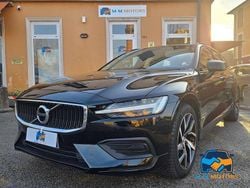 Nero Usata 2019 Volvo V60 Momentum Station wagon | 20.990 € (Buon prezzo)