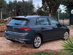Grigio Usata 2020 VW Golf VIII Style Tre volumi | 27.000 € (Molto cara)