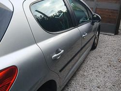 Grigio Usata 2008 Peugeot 207 Due volumi | 2500 € (Buon prezzo)