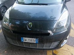 Grigio Usata 2009 Renault Scénic III Monovolume | 2500 €