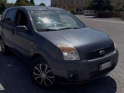 Usata 2007 Ford Fusion Collection Monovolume | 2500 € (Buon prezzo)