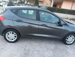 Grigio Usata 2021 Ford Fiesta Due volumi | 10.500 € (Buon prezzo)