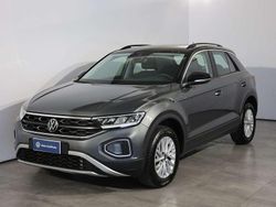 Indium grey metallizzato nero Usata 2024 VW T-Roc Life SUV | 28.900 € (Buon prezzo)