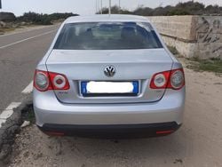 Grigio Usata 2009 VW Jetta Tre volumi | 2000 €