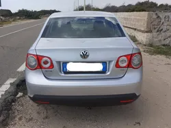 Usata 2009 VW Jetta Tre volumi | 2000 €