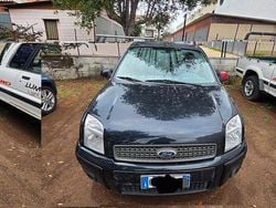 Nero Usata 2006 Ford Fusion Tre volumi | 1500 €