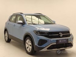 Clear blue Usata 2024 VW T-Cross Life SUV | 22.900 € (Buon prezzo)