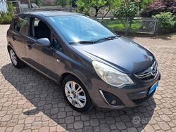 Grigio Usata 2011 Opel Corsa Tre volumi | 2500 € (Buon prezzo)