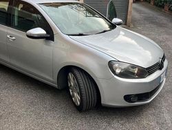 Argento Usata 2011 VW Golf VI Highline Tre volumi | 5900 € (Ottimo prezzo)