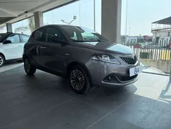 Grigio scuro Usata 2023 Lancia Ypsilon Gold Due volumi | 11.390 € (Ottimo prezzo)