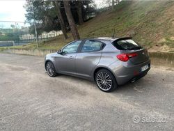 Grigio Usata 2016 Alfa Romeo Giulietta Tre volumi | 12.300 € (Molto cara)