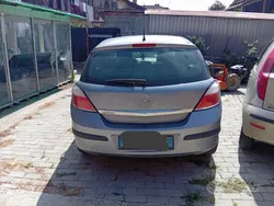 Usata 2007 Opel Astra Due volumi | 700 €