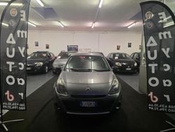 Grigio Usata 2011 Renault Clio II Tre volumi | 3290 € (Buon prezzo)