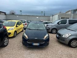 Blu Usata 2015 Ford Fiesta Due volumi | 4990 € (Buon prezzo)