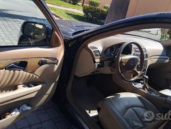 Nero Usata 2007 Mercedes E220 Tre volumi | 2800 € (Ottimo prezzo)
