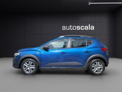 Blu/azzurro(met.) Usata 2023 Dacia Sandero Expression Due volumi | 14.490 € (Buon prezzo)