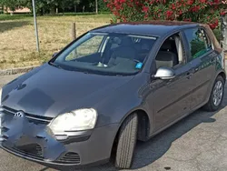 Usata 2006 VW Golf V Tre volumi | 2000 € (Buon prezzo)