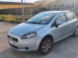 Grigio Usata 2007 Fiat Grande Punto Due volumi | 3200 €