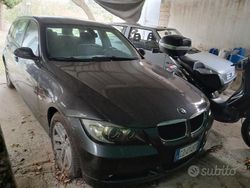 Grigio Usata 2005 BMW 320 Tre volumi | 2000 € (Super prezzo)