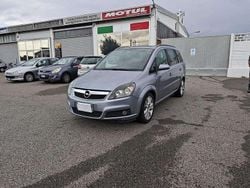 Argento Usata 2006 Opel Zafira Cosmo Monovolume | 2900 € (Buon prezzo)