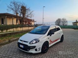 Bianco Usata 2011 Abarth Punto Evo Due volumi | 9000 € (Super prezzo)