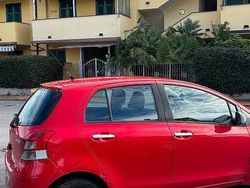 Rosso Usata 2011 Toyota Yaris Tre volumi | 3800 € (Ottimo prezzo)