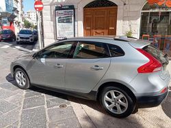 Usata 2014 Volvo V40 CC Momentum Station wagon | 9800 € (Molto cara)