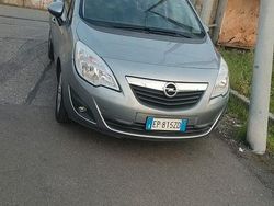 Grigio Usata 2013 Opel Meriva Monovolume | 4900 € (Buon prezzo)