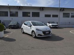 Bianco Usata 2018 Peugeot 208 Allure Due volumi | 10.500 € (Buon prezzo)