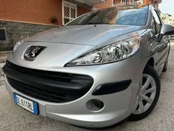 Grigio Usata 2007 Peugeot 207 Tre volumi | 1990 € (Ottimo prezzo)