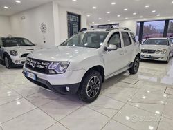 Grigio Usata 2016 Dacia Duster Lauréate SUV | 8990 € (Buon prezzo)