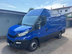 Blu/azzurro Usata 2016 Iveco Daily Furgone | 15.000 € (Molto cara)