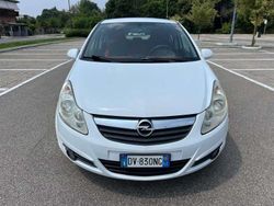 Bianco Usata 2009 Opel Corsa Cosmo Tre volumi | 2490 € (Buon prezzo)
