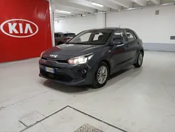 Grigio Usata 2021 Kia Rio 2 Tre volumi | 12.900 € (Buon prezzo)