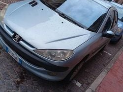 Usata 2004 Peugeot 206 Tre volumi | 1599 €