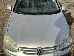 Usata 2004 VW Golf V Tre volumi | 2500 € (Buon prezzo)