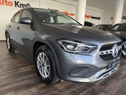 Grigio scuro Usata 2022 Mercedes GLA180 Business SUV | 29.750 € (Ottimo prezzo)