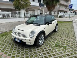Bianco Usata 2004 Mini Cooper S Due volumi | 9999 € (Molto cara)