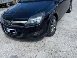 Nero Usata 2010 Opel Astra Station wagon | 2200 € (Ottimo prezzo)