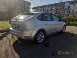 Grigio Usata 2009 Ford Focus Titanium Tre volumi | 2700 € (Buon prezzo)