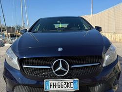 Blu Usata 2017 Mercedes A180 Tre volumi | 17.500 € (Molto cara)