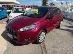 Rosso Usata 2014 Ford Fiesta Tre volumi | 4490 € (Ottimo prezzo)