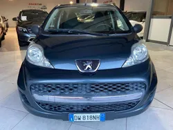 Grigio Usata 2009 Peugeot 107 Access Due volumi | 1950 € (Ottimo prezzo)