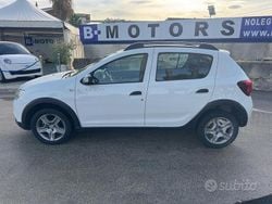 Bianco Usata 2017 Dacia Sandero Stepway Tre volumi | 6900 € (Buon prezzo)