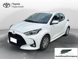 Bianco Usata 2023 Toyota Yaris Active Tre volumi | 14.500 € (Buon prezzo)