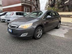 Grigio Usata 2012 Opel Astra Cosmo Station wagon | 6500 € (Buon prezzo)
