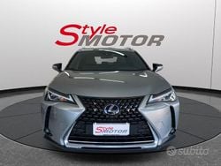 Argento Usata 2021 Lexus UX 250h Business Edition SUV | 19.999 € (Super prezzo)